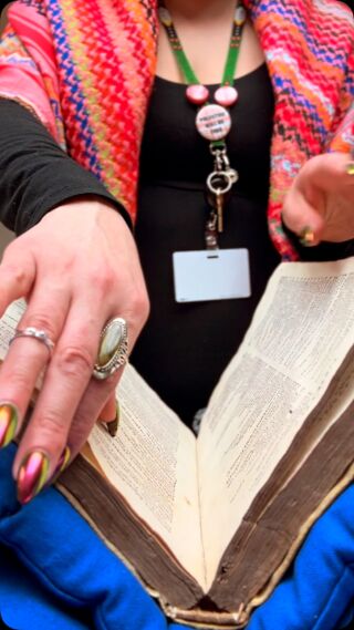 🔉📚 Enjoy the sounds of me searching for a section of a text for a class! 📚

#books #rarebook #libros #library #librarian #librariansofinstagram